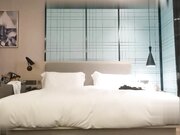 女神级连衣白裙小姐姐脱光光情趣黑丝嫩臀起伏