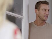 放荡护士克洛伊在家中做爱姿势超多上位