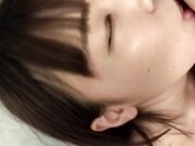 当她的女儿外出时 她给女儿的男朋友戴绿帽子2