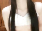 新来的学妹全程露脸在狼友的金钱攻势下风骚