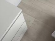 我的继妹想要被操 她试图被卡住 这是一次艰难的长操