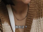 在工作的私人厕所里与同事秘密性爱视频 2