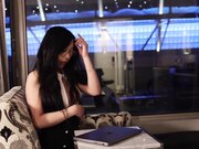 黑丝白领留学生工作中被上司无套潜规则喷精