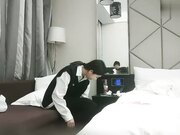 修长笔直美腿学生妹 白嫩美臀后入激情抽插