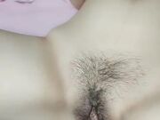 新来的学妹露脸躺在床上让大哥揉奶子抠逼让狼友指挥 穿上开档黑丝主动上位求草