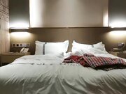 格子外套粉帽萌妹子可以一字马 舔奶口交调情后入大力抽插