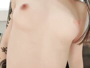 妙龄女郎 又来了 手持镜头特写粉嫩穴 近景口交