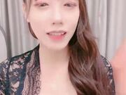 美腿肉丝淫荡美女 被调教的很听话 大屌炮友操逼