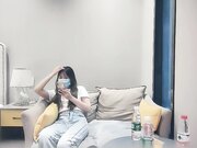 凌晨两点场18岁外围学生妹兼职防疫意识真是强做爱时候戴口罩极品少女胴体诱人