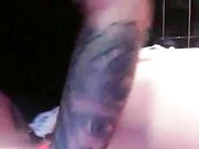 歌厅包房草陪酒妹子 亲着小嘴摸骚奶子 自慰骚穴啤酒吸逼