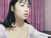 高颜值清纯姐妹俩外加一条狗狗直播 姐妹俩互搞 小阴穴对准姐姐的小淫穴