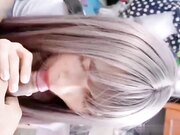 漂亮美眉吃鸡啪啪_在家被男友骚逼舔的很舒坦_扒开内内就开车_射了一奶子