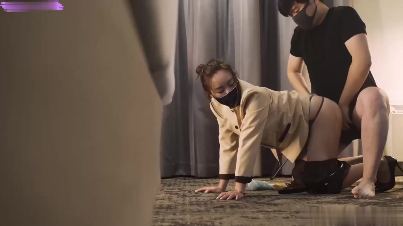 气质尤物女神〖米菲兔〗_房客强上保洁阿姨中出内射