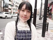 在营造自慰感的同时 她处于一种淫荡的模式