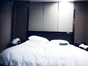 赵总极品寻花约白衣牛仔裤外围 洗个澡直接第二炮 深喉口交活很不错