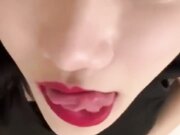 高颜网红脸美艳女神 土豪高价一对一视频裸聊远程对着屏幕上发骚的美女撸管射出