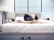 约了个黑裙少妇TP啪啪 脱光沙发调情穿上黑丝情趣装 插嘴骑乘猛操呻吟娇喘诱人