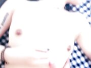 抠骚逼没反应大鸡巴直接插进去压在身下就是草 玩她骚奶头好刺激