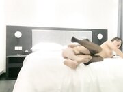 约操大奶外围妹 穿上黑丝乳推舔屌 骑乘位爆操大肥臀 扶腰后入深插