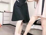 双女王御姐调教_带闺蜜一起调教下贱小母狗，舔脚_言语羞辱