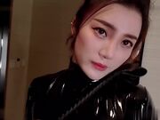 推特最新流出留学生网红视频网站UP主与粉丝约炮大尺度SM做爱无套内射骚穴