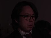 她带着一种自由的感觉挤压着大鸡巴 尿了很多 一遍又一遍地射精