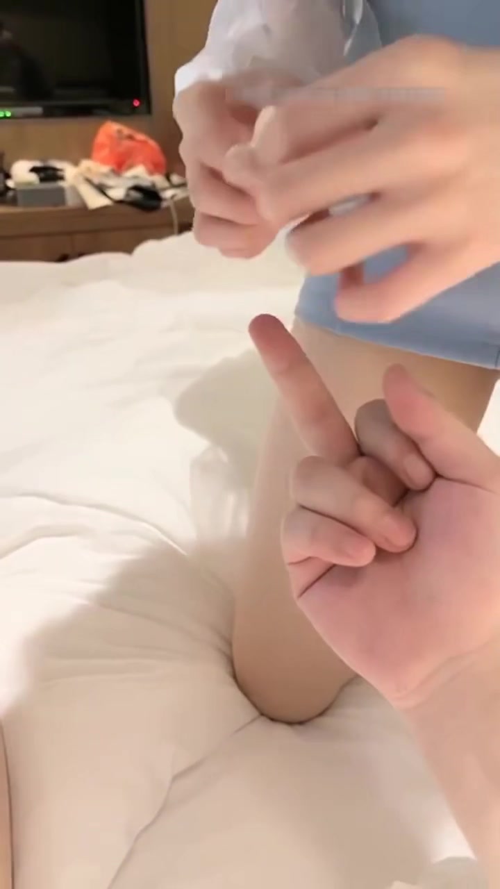 双飞漂亮闺蜜_啊啊哥哥受不了_太难了要伺候好两个骚逼_身材苗条鲍鱼粉嫩_被大哥轮流输出