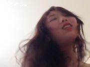 身材很丰满的骚货主动上位摩擦搞得很爽