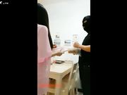 听她呼喊很是让人兴奋 女神早上起床叫外卖穿的太性感遭起色心的外卖哥强干颜射