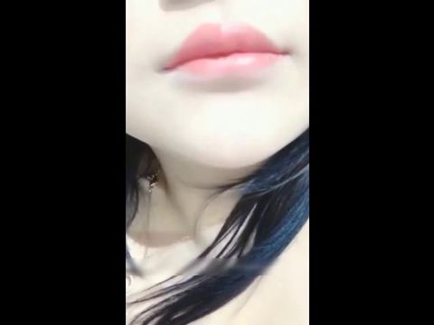 高颜值白嫩蘿莉萌妹與猥瑣大叔老鐵粉絲酒店開房啪啪