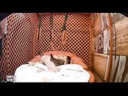 很会玩让女友穿着黑丝开裆搞一个多小时