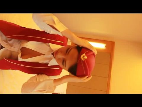 小嫩妹穿上制服演高铁性感乘务员