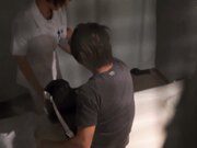 但当她小心翼翼地攻击自己的乳头时3