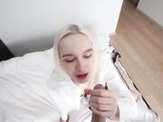 172CM高挑身材，制服OL丝袜大长腿美腿！长相非常符合东方人的审美，男友_蜜臀肉丝开个洞就插