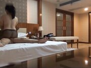 酒店约啪学院在读马尾辫大波肥臀学生妹穿上黑丝各种体位爆插操的叫老公好爽