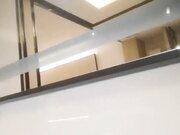 酒店沙发激战气质范性感美女 骚逼玩的淫水直流 在床上刚操完一次 美女累的只喝水