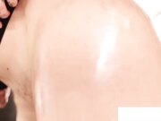 爆操颜射连裤袜巨乳母狗爽翻天