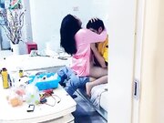 让老婆勾引上门服务的外卖员偷拍 沙发上口交时间紧任务重衣服都没脱就开干