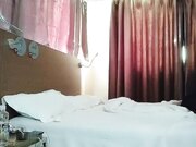 良家小姐姐 刷完抖音 换上丝袜 肤白臀翘粉穴 淫水潺潺小伙抽插好畅快