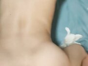 在老婆的眼底下 和侄女厨房偷情射一屁股