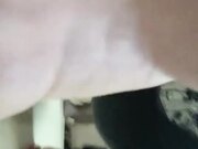 大爷头发都白了 被风骚熟女勾引到宾馆玩3P 老将出马依然雄风不减