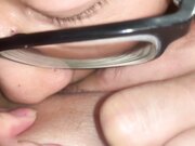 风骚迷人的蜜桃穴嫂子老公又出海跑船了_约大屌小叔到家里偷情把精液射满她的骚穴