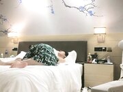 酒吧最新搭讪漂亮良家小妹妹_肤白貌美身材玲珑有致