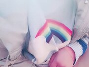 骚货户外抠逼心痒难耐找了男人野战，被一顿狂艹内射