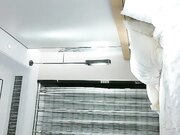 约草良家少妇 撅着屁股给小哥口交大鸡巴让小哥玩逼 大奶子蹭上来给小哥舔乳头