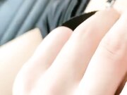 户外主播，刺激!_大白天在路边直播无视路人车震啪啪，女主特别骚，白虎小骚逼被内射，精液填满溢出。