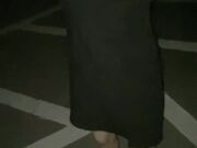 小萝莉户外露出 公厕啪啪 撒尿 美胸粉鲍 夜幕下公共场合好刺激