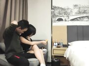 3800点儿也不亏，美乳翘臀肤白胜雪，温柔配合屌丝今夜赚大了