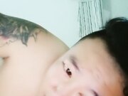 纹身小哥哥被大奶小骚逼给硬上了 小骚逼不断用大奶子在小哥身上摩擦