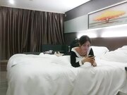 约操极品车模，穿上情趣装口交后入抽插猛操